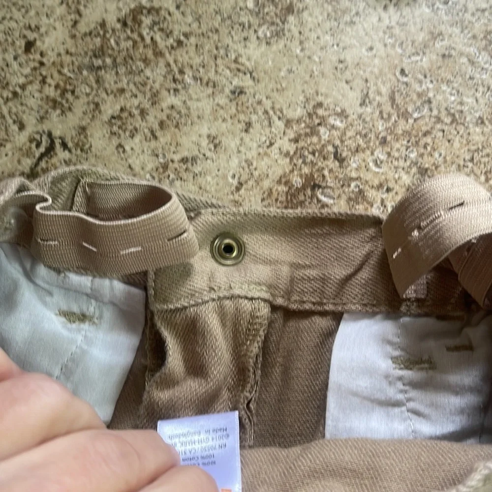 Gymboree khaki size 6 pants. Great condition